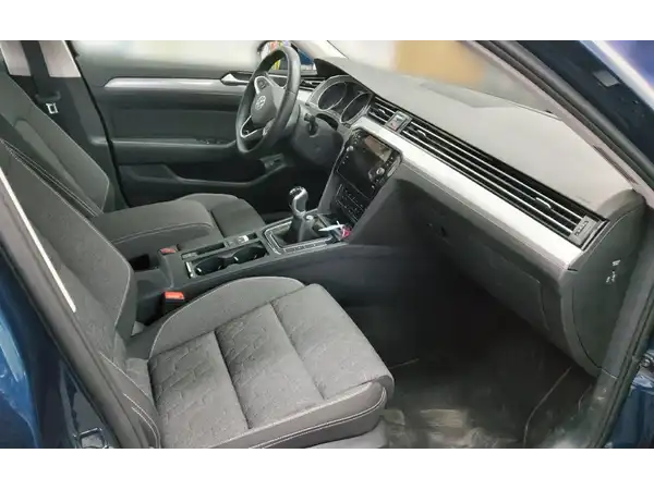 VW PASSAT VARIANT (4/4)