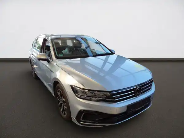VW PASSAT VARIANT (4/6)