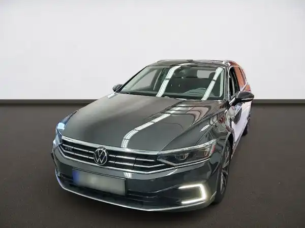 VW PASSAT VARIANT (1/4)