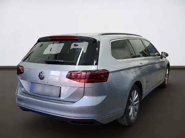 VW PASSAT VARIANT (3/4)
