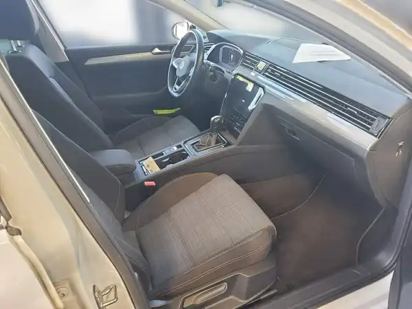 VW PASSAT VARIANT (4/4)