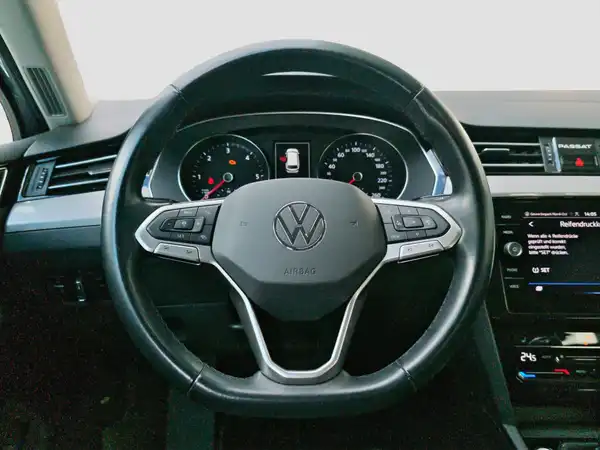 VW PASSAT VARIANT (11/15)