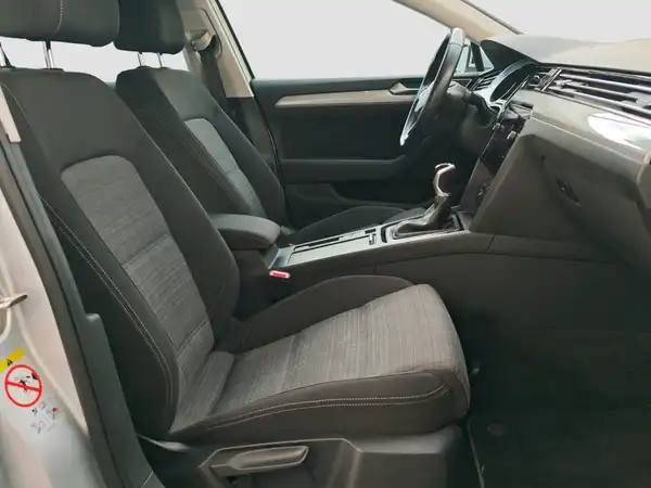 VW PASSAT VARIANT (14/15)