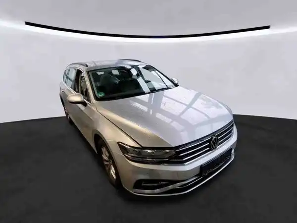 VW PASSAT VARIANT (4/6)