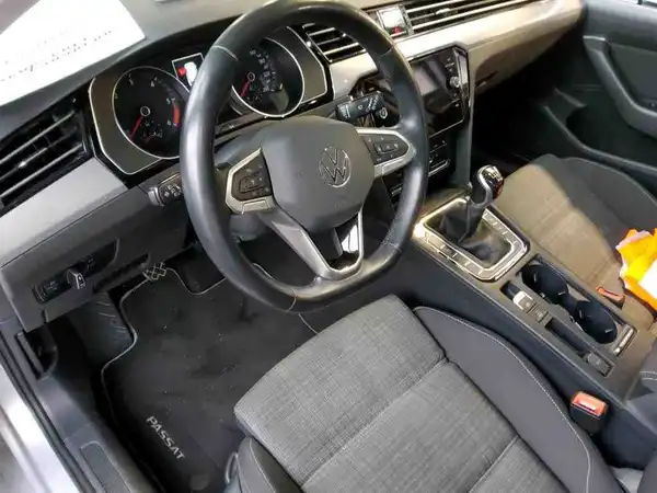 VW PASSAT VARIANT (6/6)
