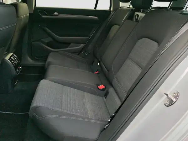 VW PASSAT VARIANT (9/15)