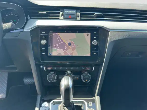 VW PASSAT VARIANT (12/17)