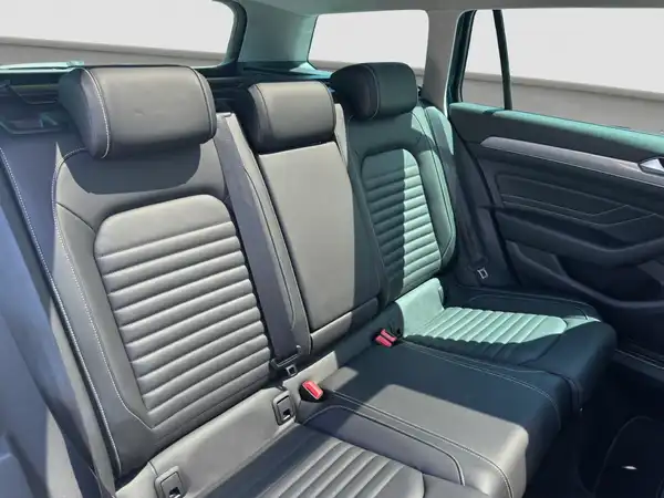 VW PASSAT VARIANT (16/17)