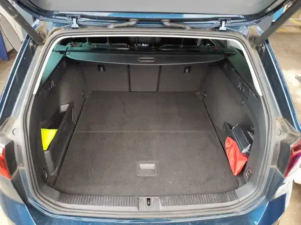 VW PASSAT VARIANT (10/10)