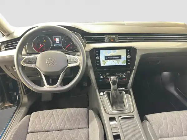 VW PASSAT VARIANT (10/16)