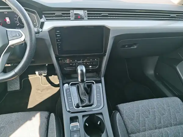 VW PASSAT VARIANT (12/17)
