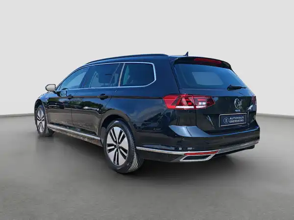 VW PASSAT VARIANT (7/17)