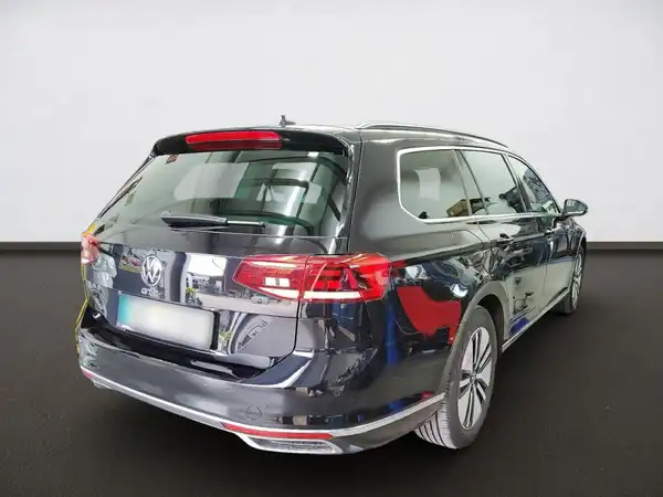 VW PASSAT VARIANT (3/4)