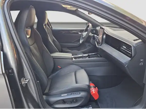 VW PASSAT (14/16)