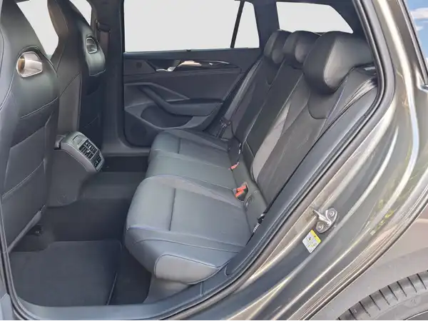 VW PASSAT (9/16)