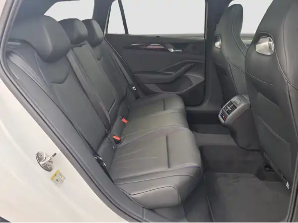 VW PASSAT (16/17)
