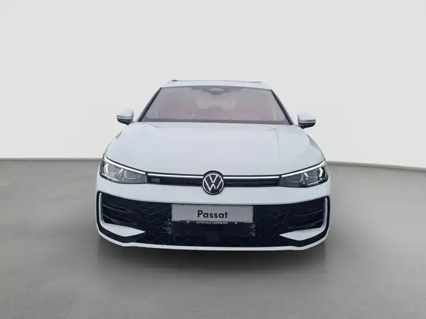 VW PASSAT (3/17)