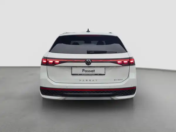 VW PASSAT (6/17)