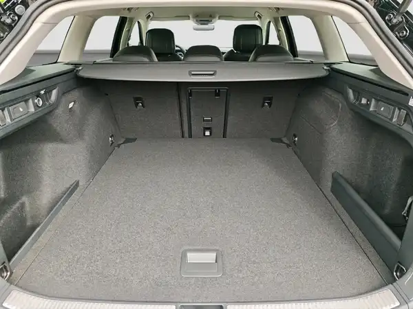 VW PASSAT (13/17)