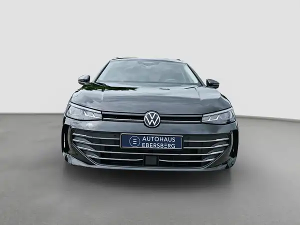 VW PASSAT (3/17)