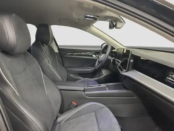 VW PASSAT (15/17)