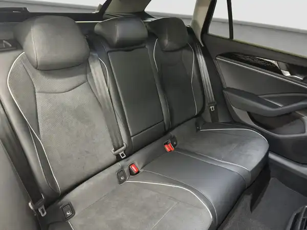VW PASSAT (16/17)