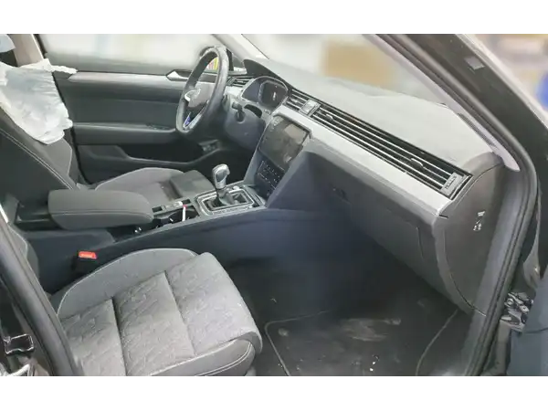 VW PASSAT VARIANT (4/4)