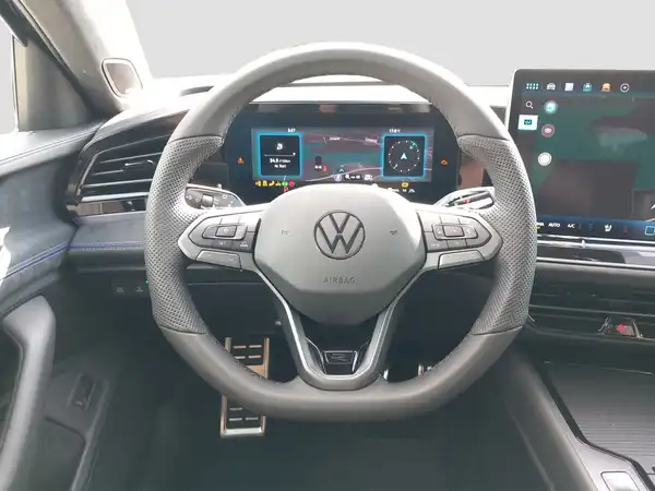 VW PASSAT (11/17)