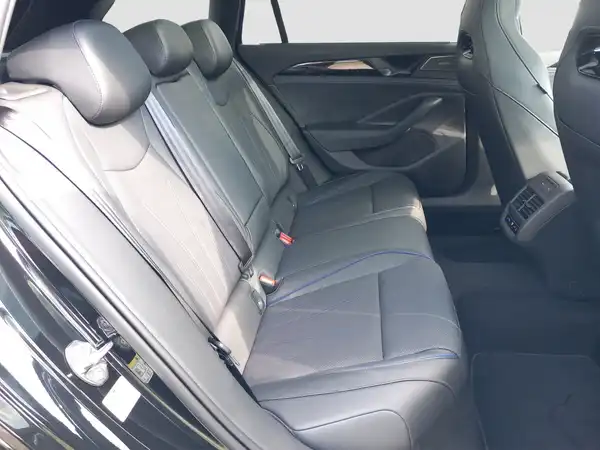 VW PASSAT (16/17)