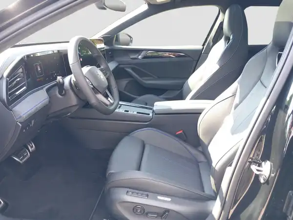 VW PASSAT (8/17)