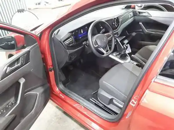 VW POLO (3/3)