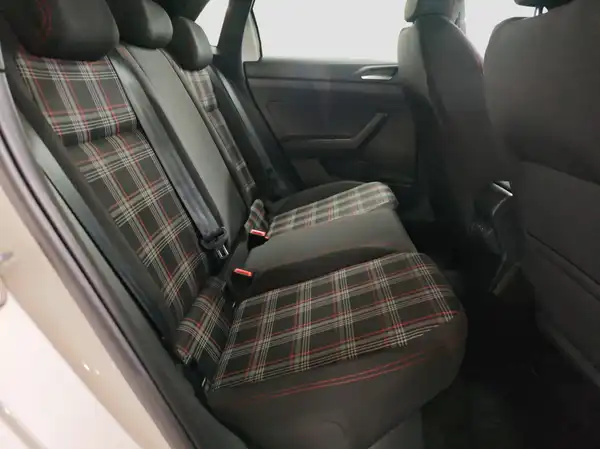 VW POLO GTI (15/16)
