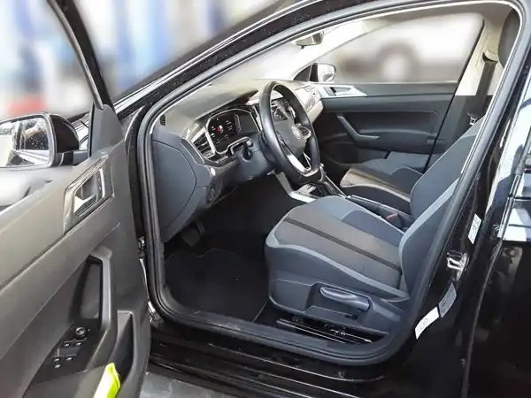 VW POLO (6/7)