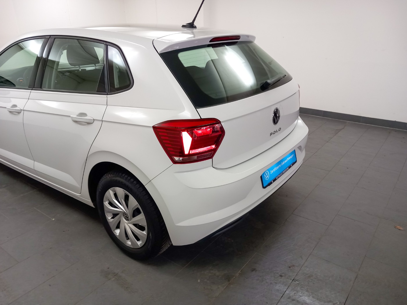 VW POLO (19/23)