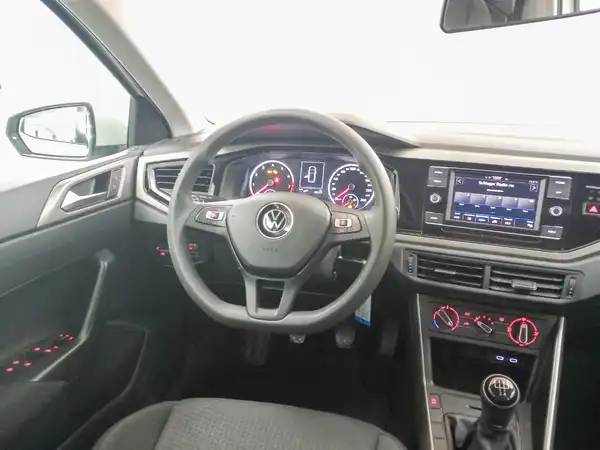 VW POLO (10/23)