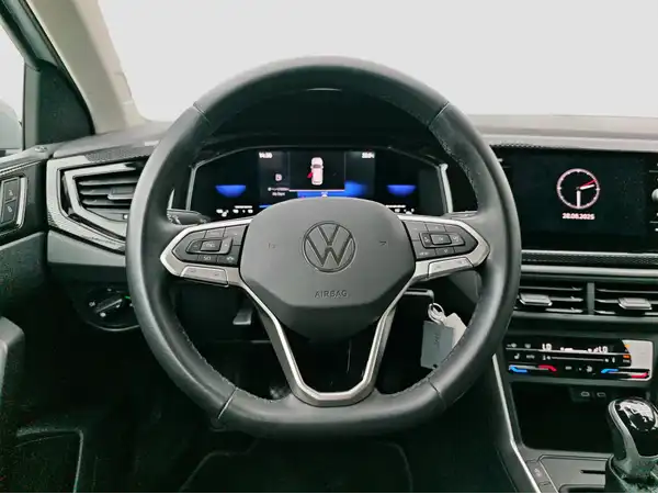 VW POLO (11/16)
