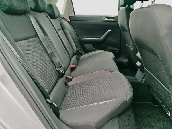 VW POLO (15/16)