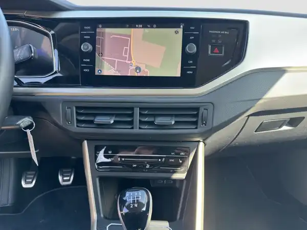 VW POLO (12/16)