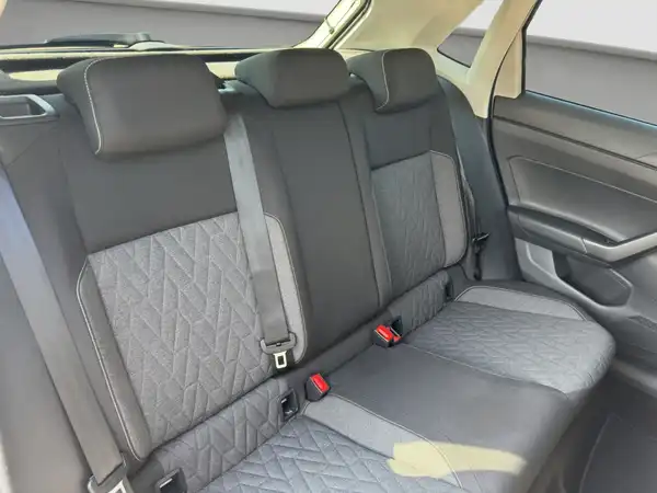 VW POLO (15/16)