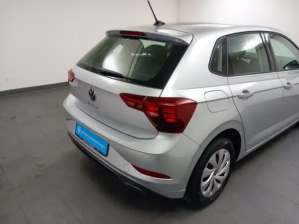 VW POLO (18/21)