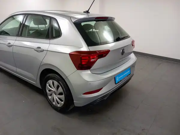 VW POLO (19/21)