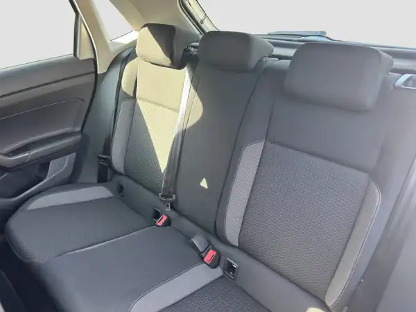 VW POLO (9/16)