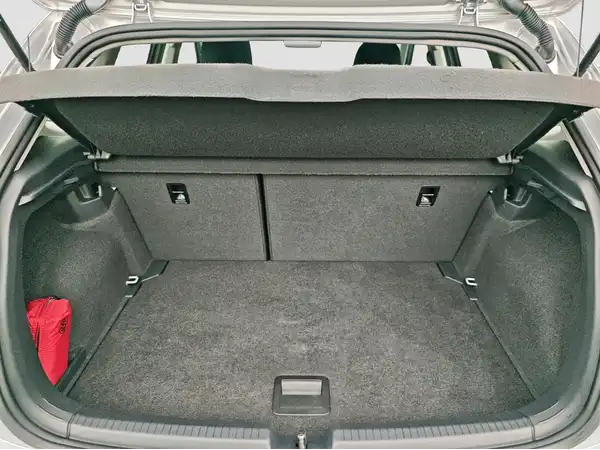 VW POLO (13/16)