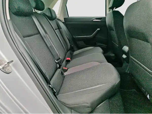 VW POLO (15/16)