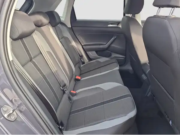 VW POLO (15/16)