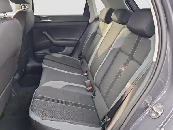 VW POLO (9/16)