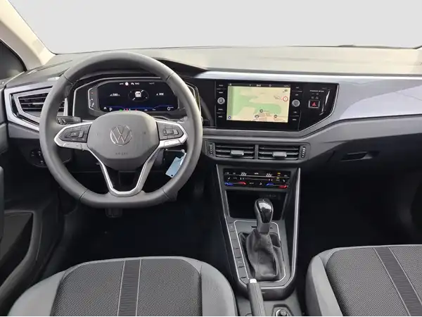 VW POLO (10/16)