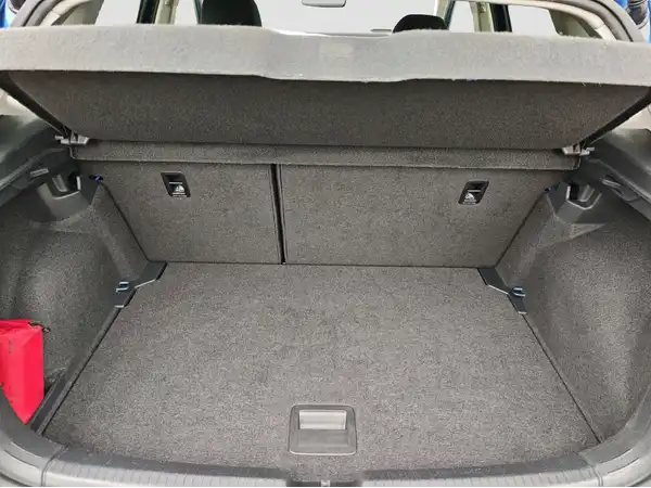 VW POLO (13/16)
