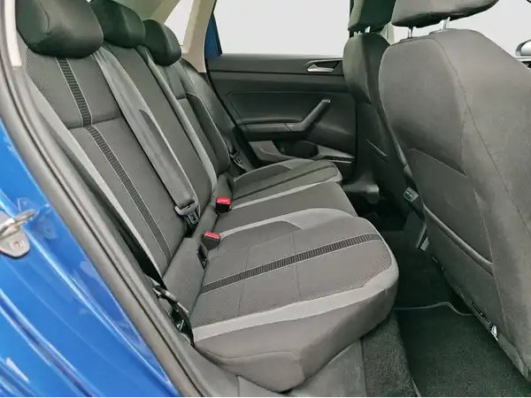 VW POLO (15/16)