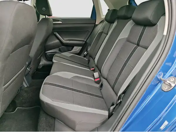 VW POLO (9/16)